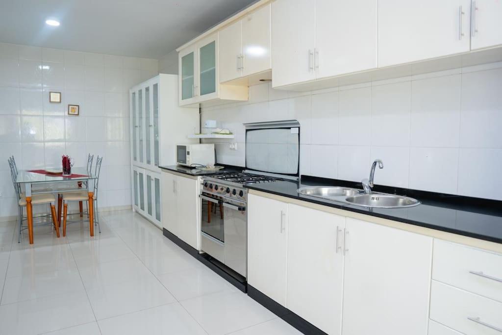 Apartamento And Modern With King Size Bed Praia