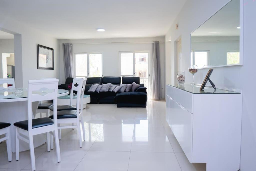 And Modern With King Size Bed Apartamento *