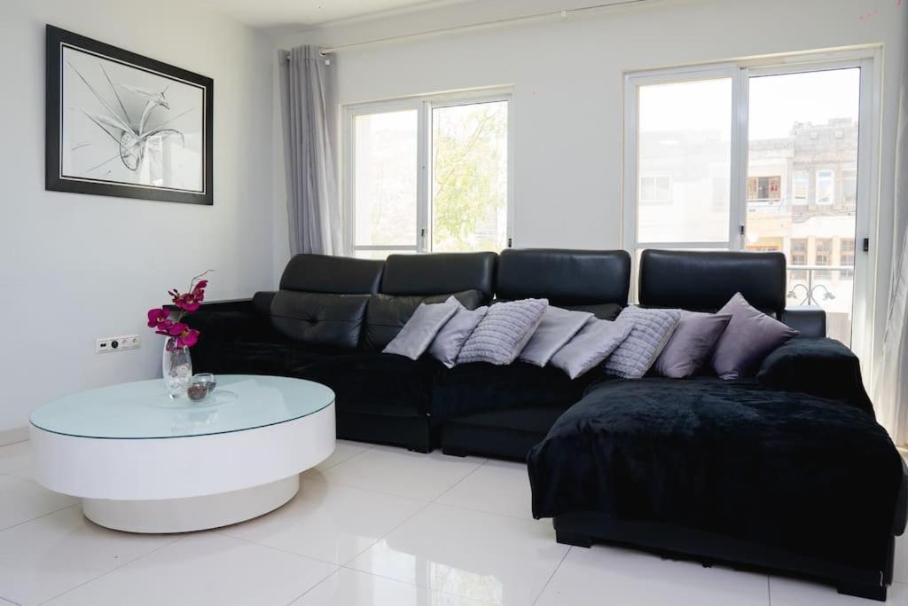 Apartamento And Modern With King Size Bed Praia